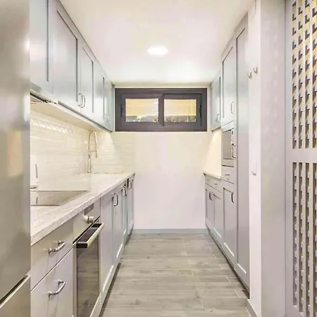Sleeps 4 With Pool Air Con And Wifi Apartment *