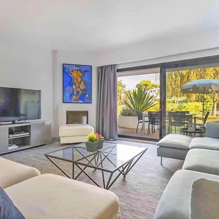 Apartment Sleeps 4 With Pool Air Con And Wifi *