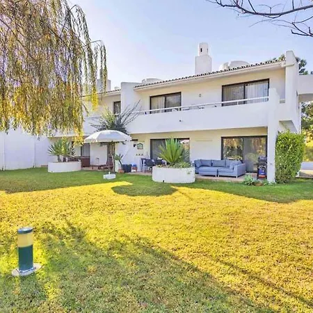 Apartment Sleeps 4 With Pool Air Con And Wifi *