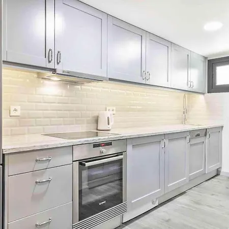 Apartment Sleeps 4 With Pool Air Con And Wifi