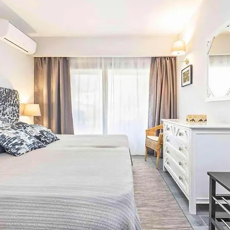 Sleeps 4 With Pool Air Con And Wifi Кинта-до-Лаго